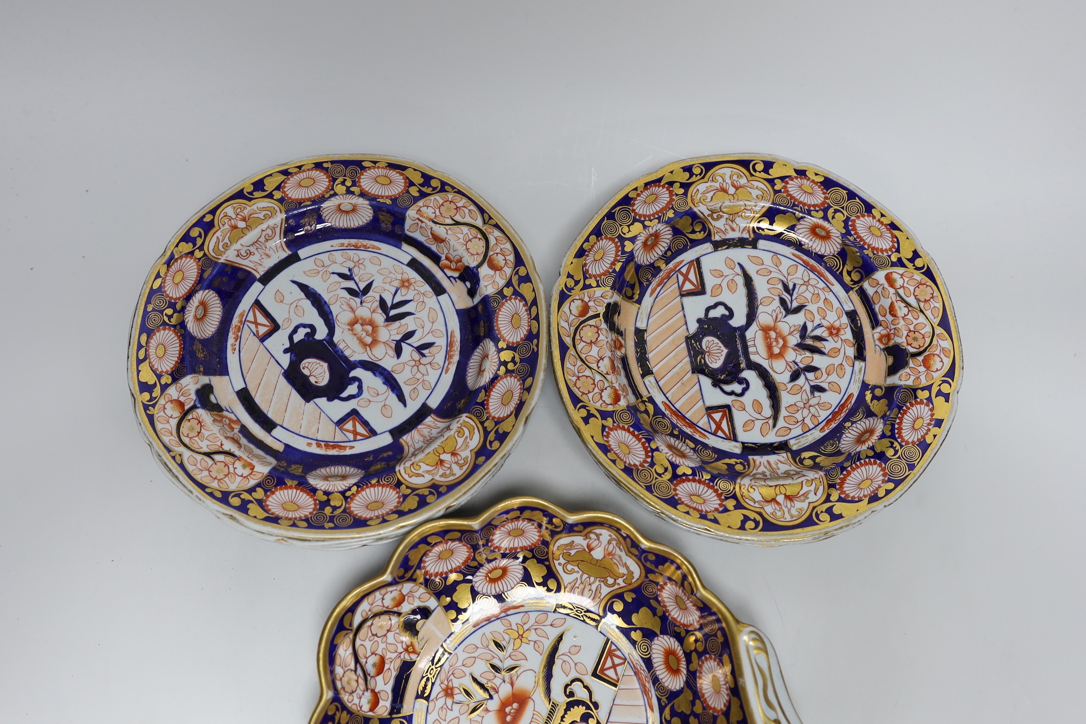 An early 19th century Spode stone china part dessert service, pattern no. 2375 (11)